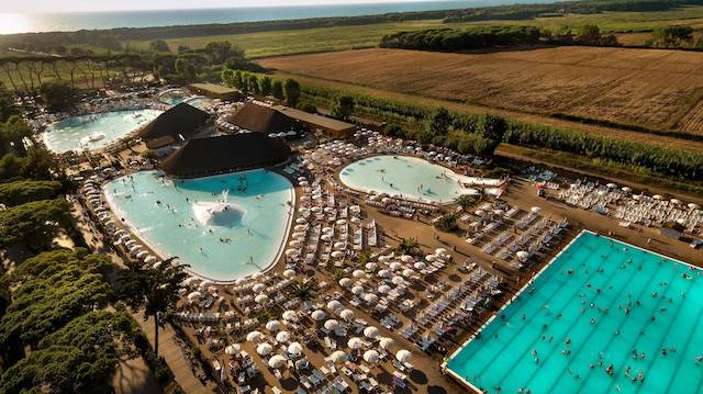 Albatros Village