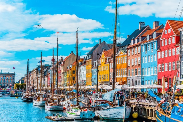 Kodaň, barevné domky, Dánsko