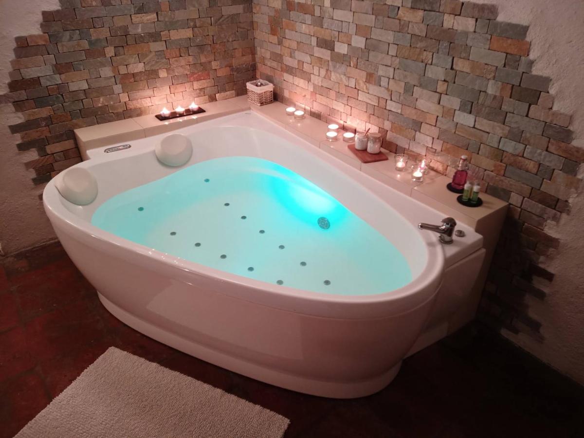 Hotel u Hraběnky, Telč, apartmán s hydromasážní vanou