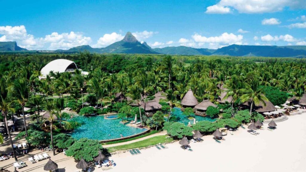 Hotel La Pirogue Resort & Spa