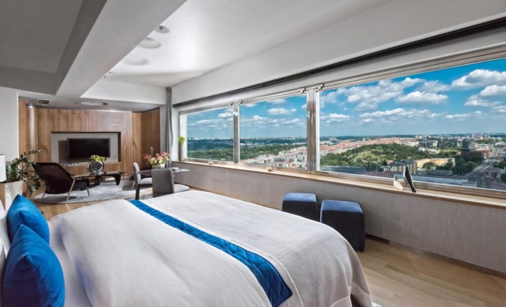 Sky Suite Hotel
