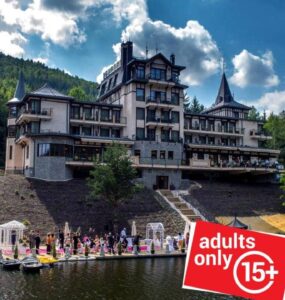 Retro Riverside Wellness Resort (15+) v Karlových Varech