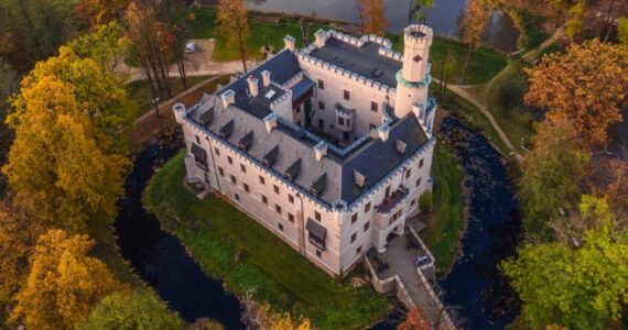 Zamek Karpniki Schloss Fischbach