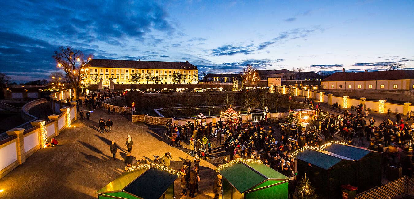 Vánoční trhy na zámku Schloss Hof